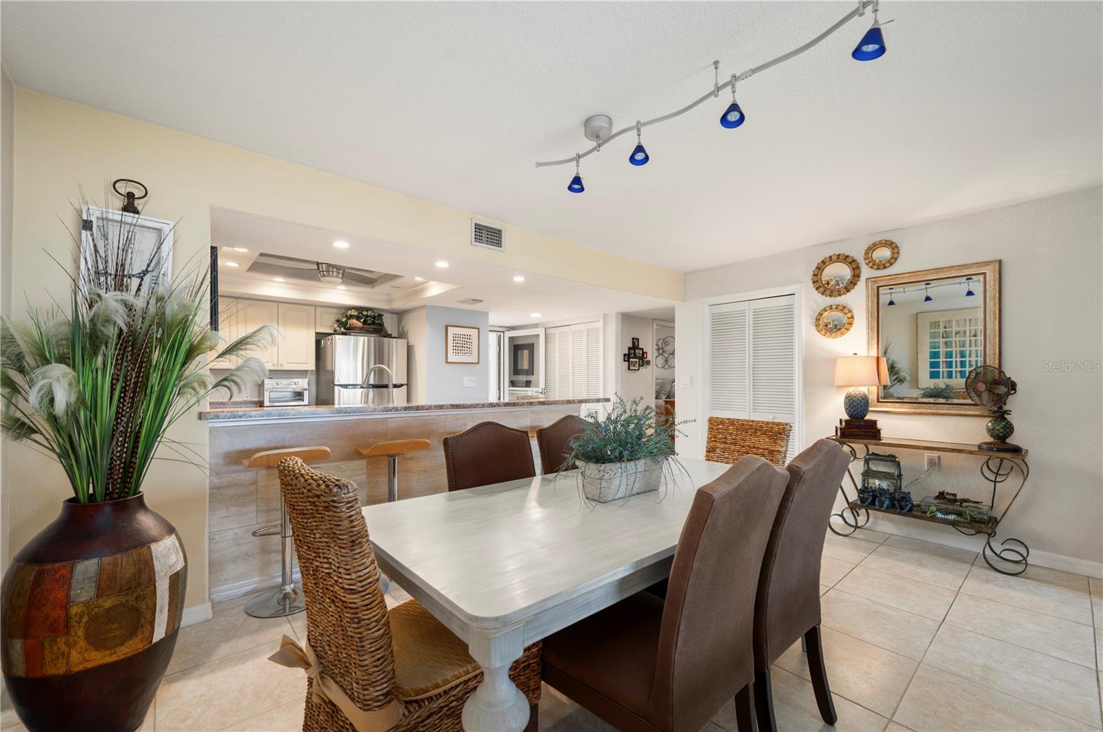Image 12 of 49 For 601 Shreve Street 62c