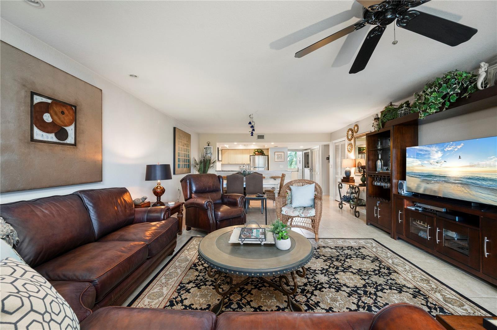 Image 17 of 49 For 601 Shreve Street 62c