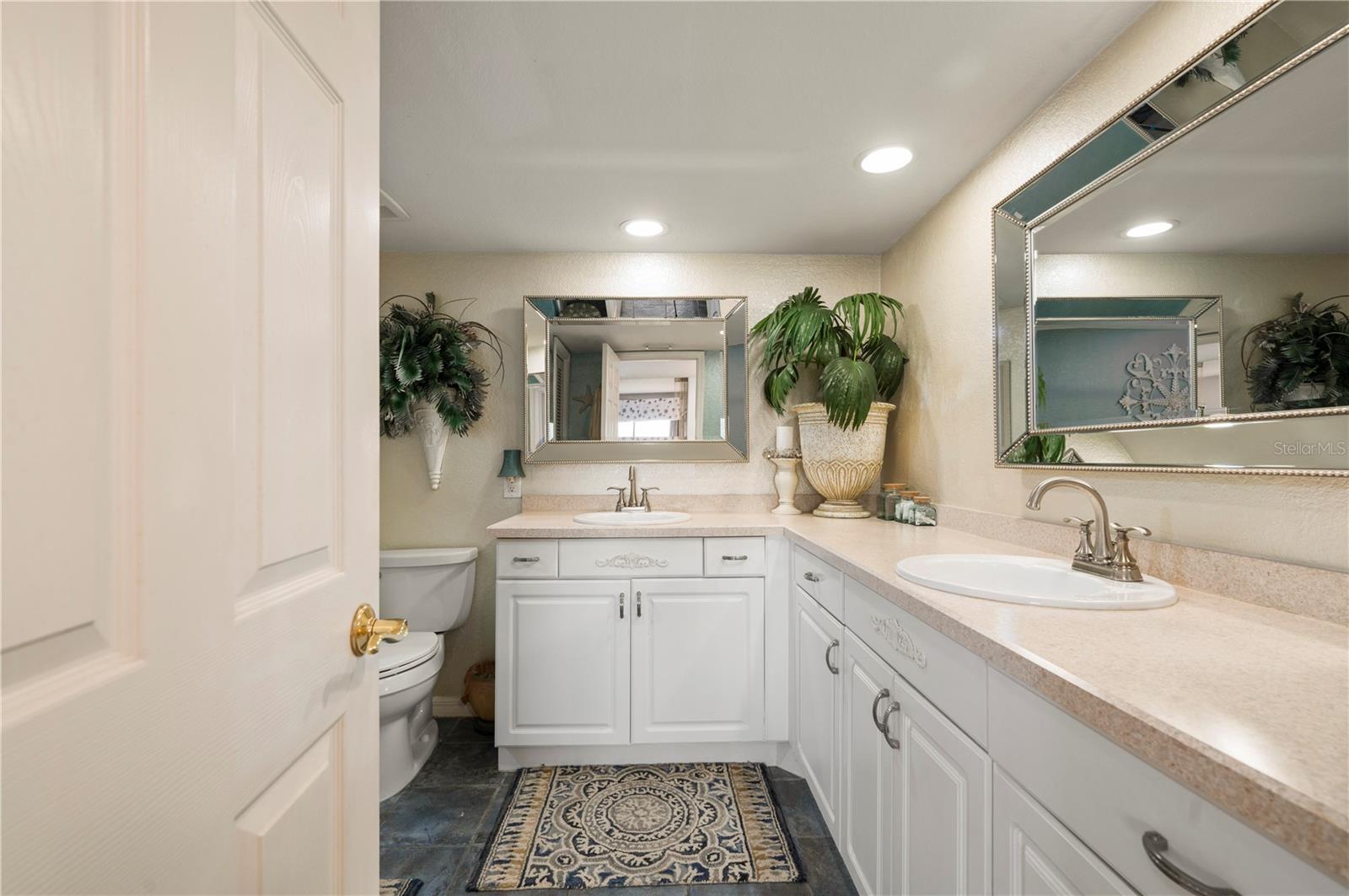 Image 29 of 49 For 601 Shreve Street 62c