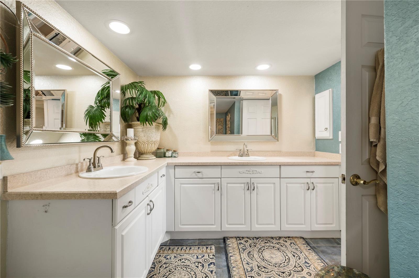 Image 31 of 49 For 601 Shreve Street 62c