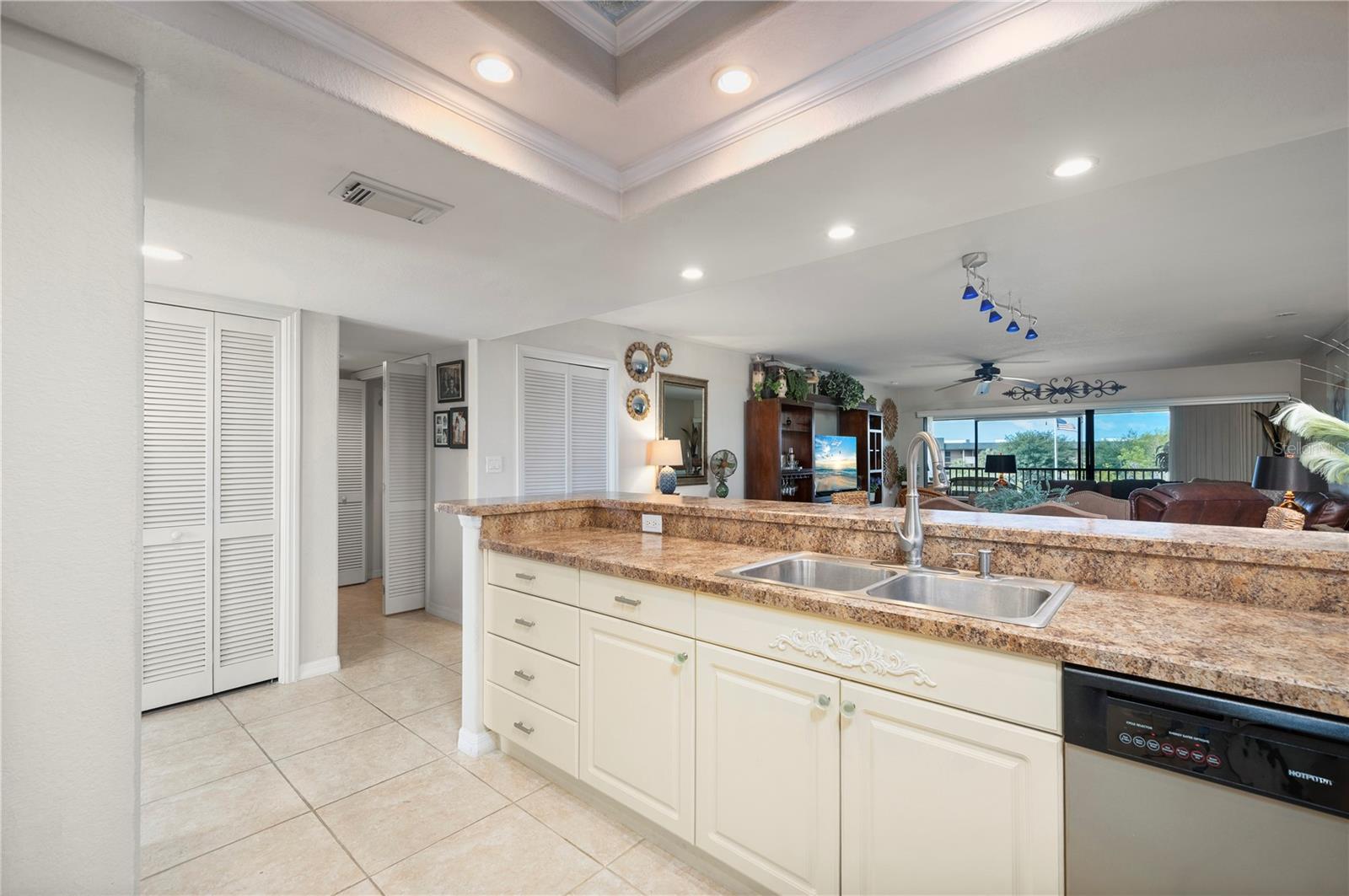 Image 9 of 49 For 601 Shreve Street 62c