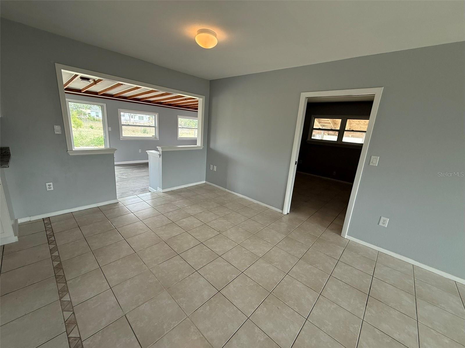 Image 5 of 19 For 3236 Montclair Circle