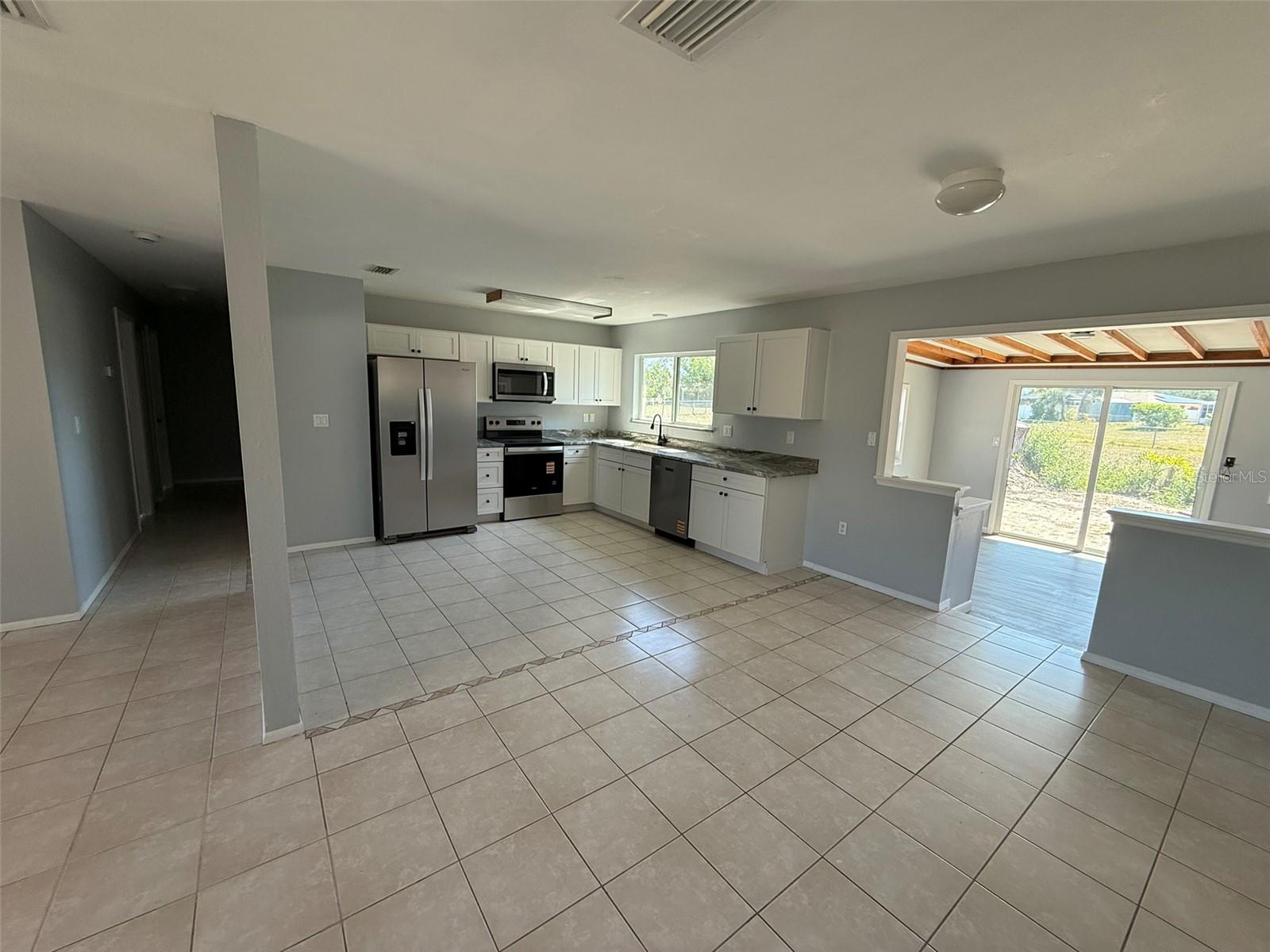 Image 7 of 19 For 3236 Montclair Circle