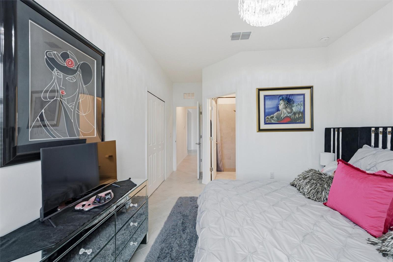 Image 18 of 68 For 16283 Alcira Circle
