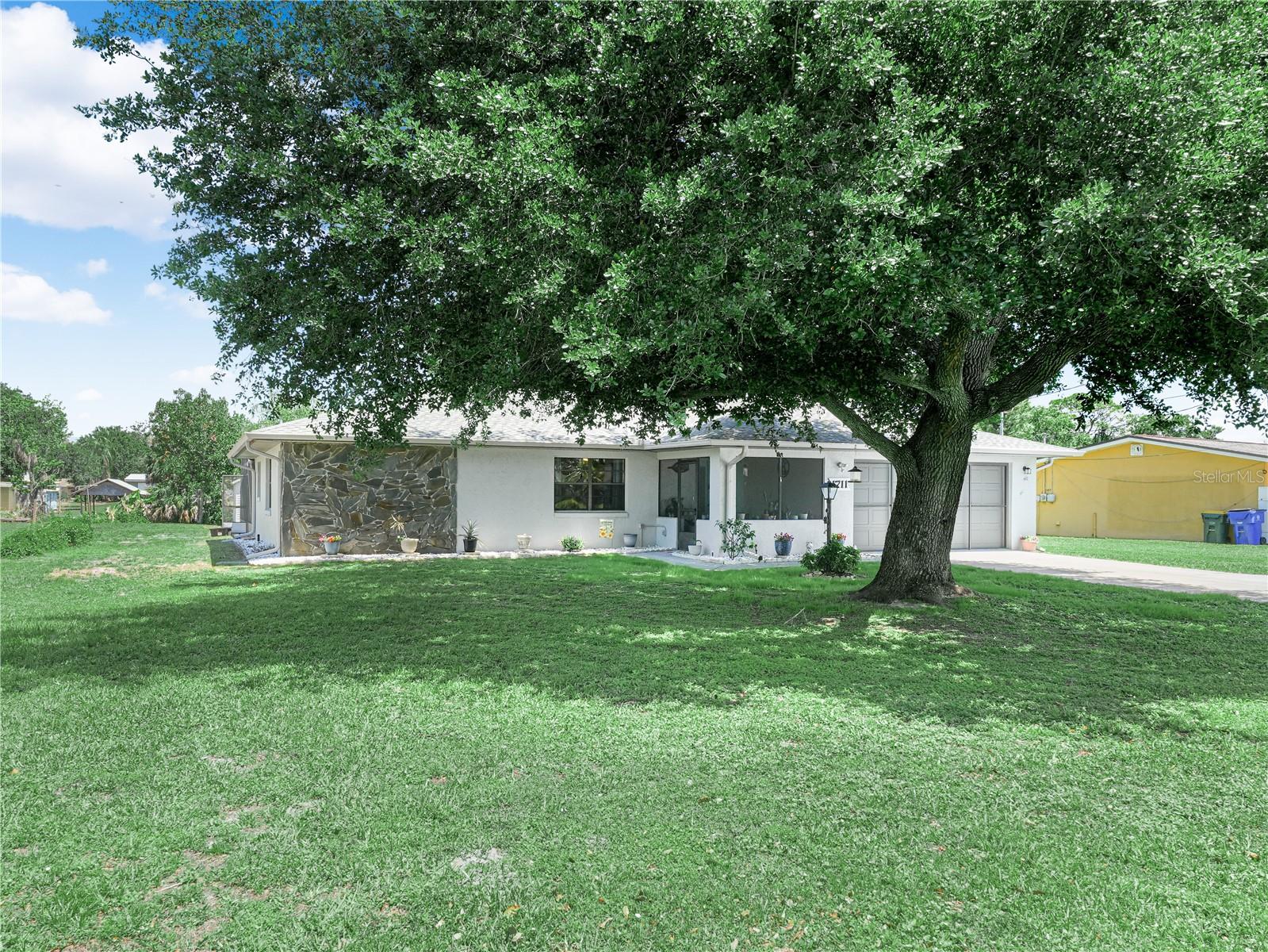 Image 3 of 50 For 1711 Lake Clay Drive