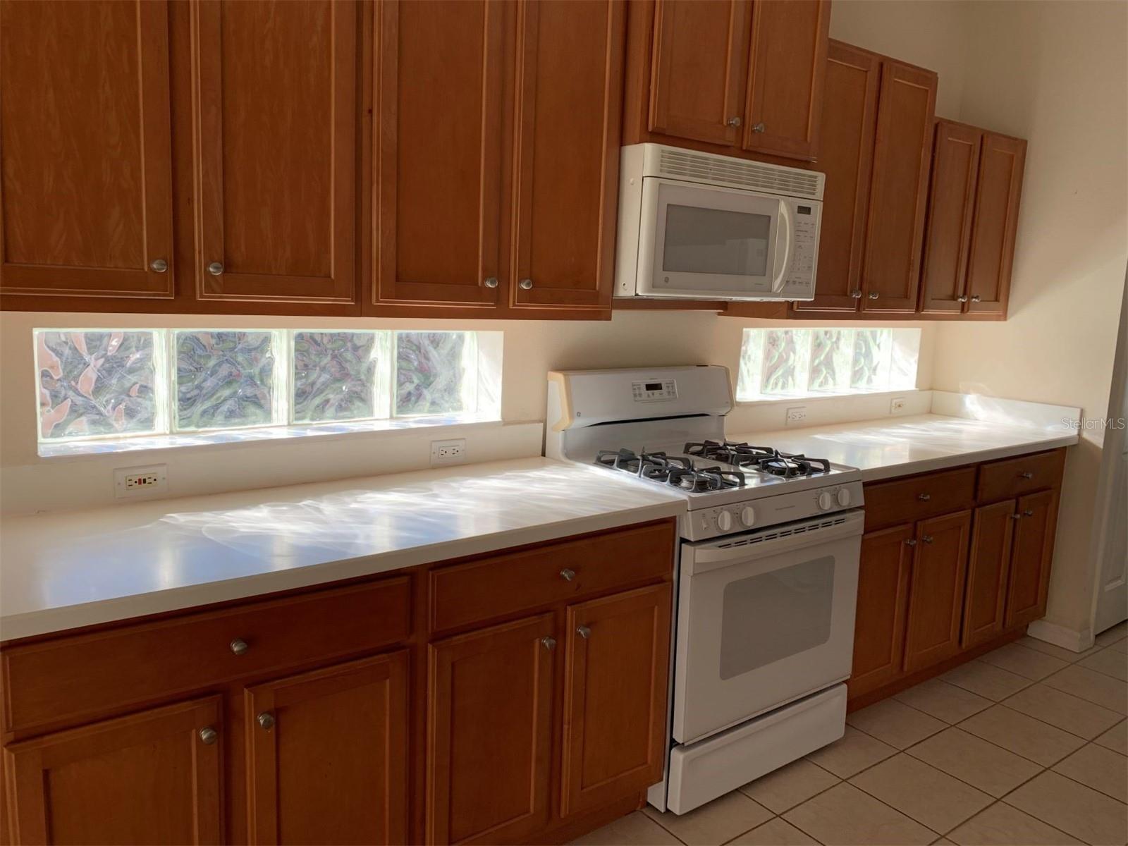 Image 4 of 15 For 2274 Boxwood Street