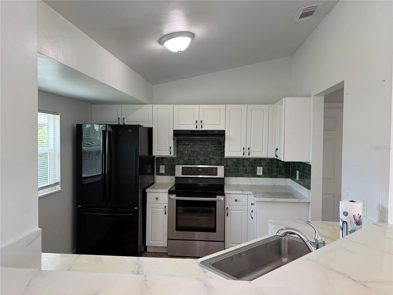 Image 3 of 6 For 2723 Yacolt Avenue