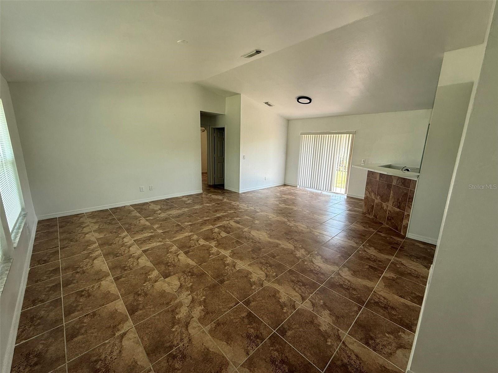 Image 6 of 6 For 2723 Yacolt Avenue