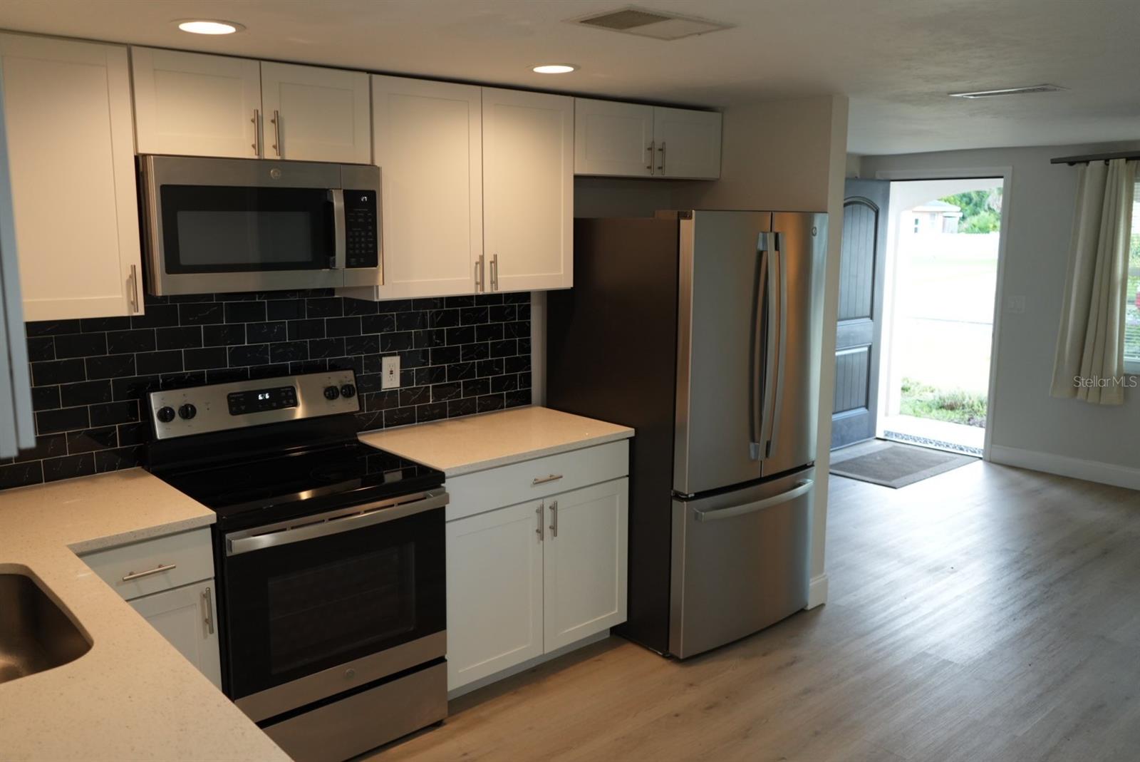 Image 4 of 9 For 972 Ponderosa Road