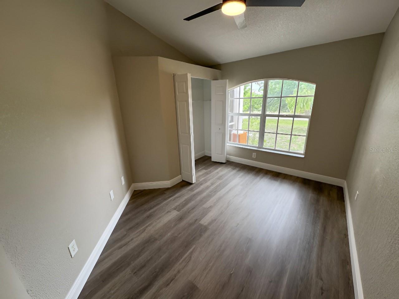 Image 11 of 18 For 13982 Naylor Avenue