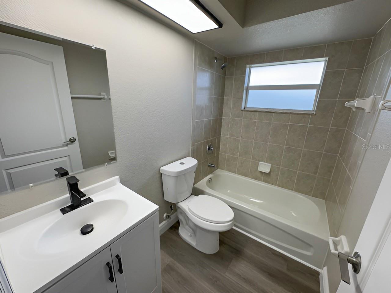 Image 12 of 18 For 13982 Naylor Avenue