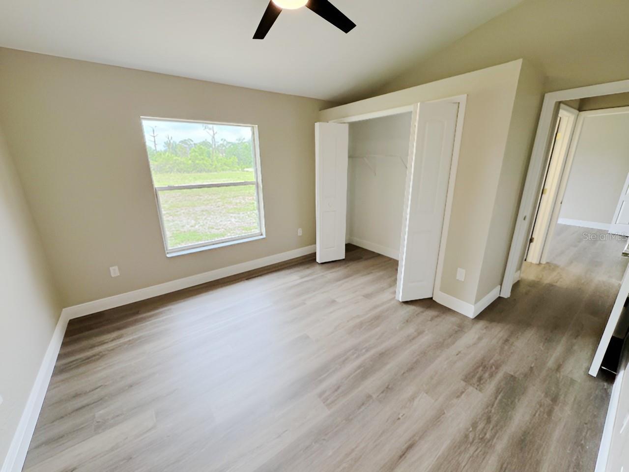 Image 13 of 18 For 13982 Naylor Avenue