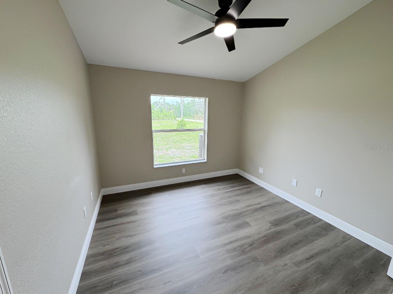 Image 14 of 18 For 13982 Naylor Avenue