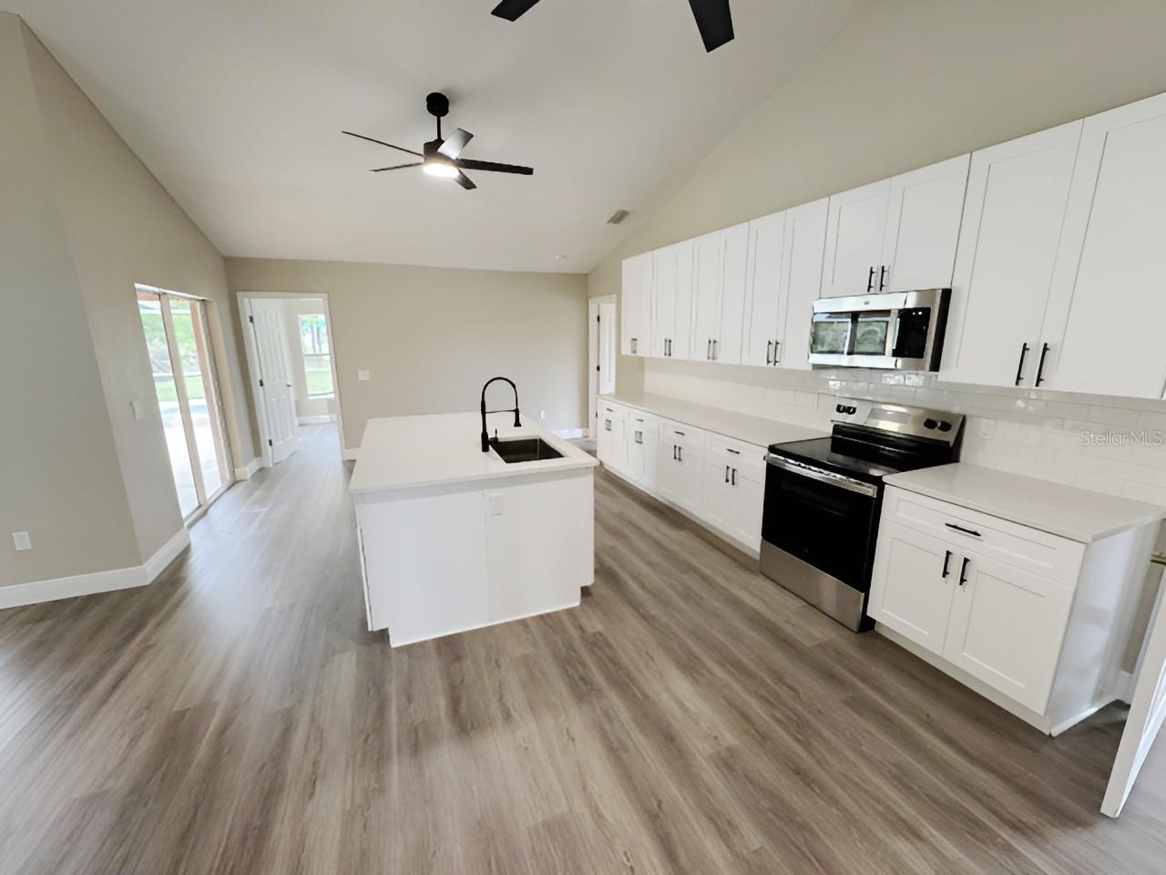 Image 4 of 18 For 13982 Naylor Avenue