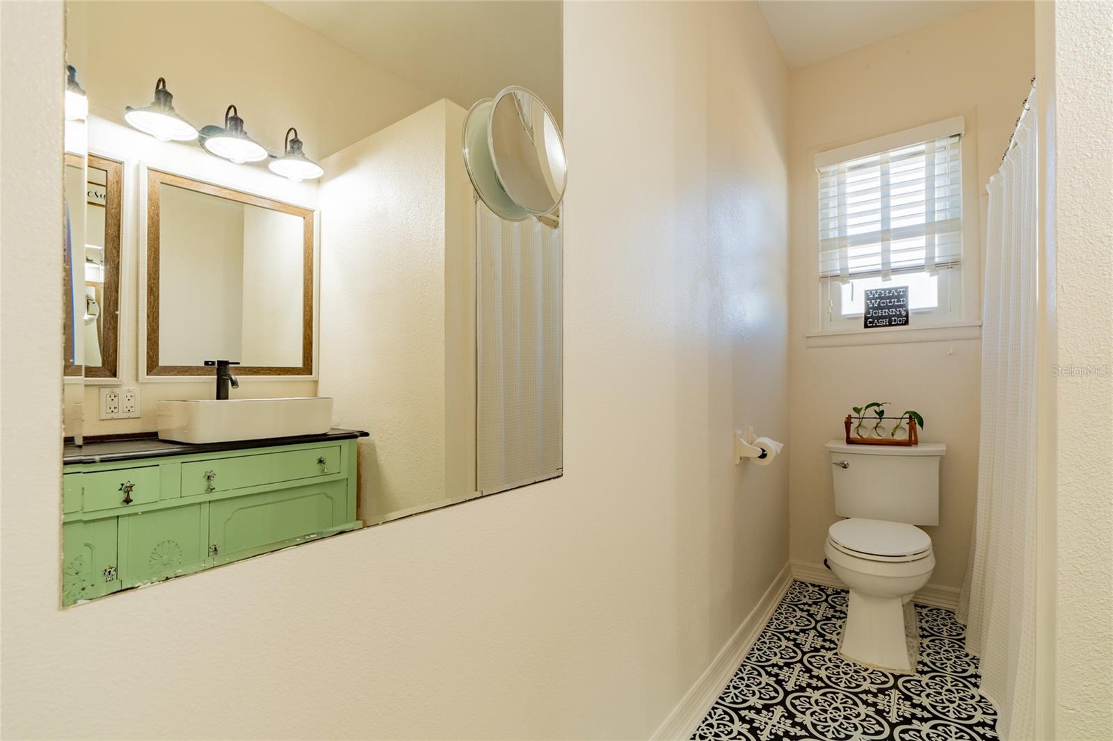 Image 28 of 48 For 928 Groveland Avenue
