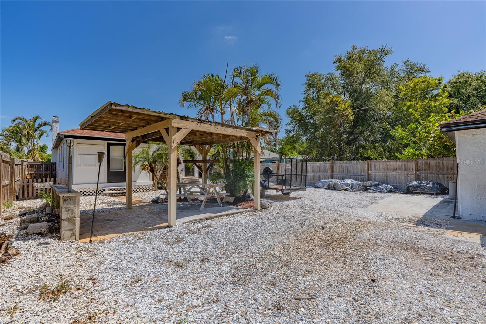 Image 43 of 48 For 928 Groveland Avenue