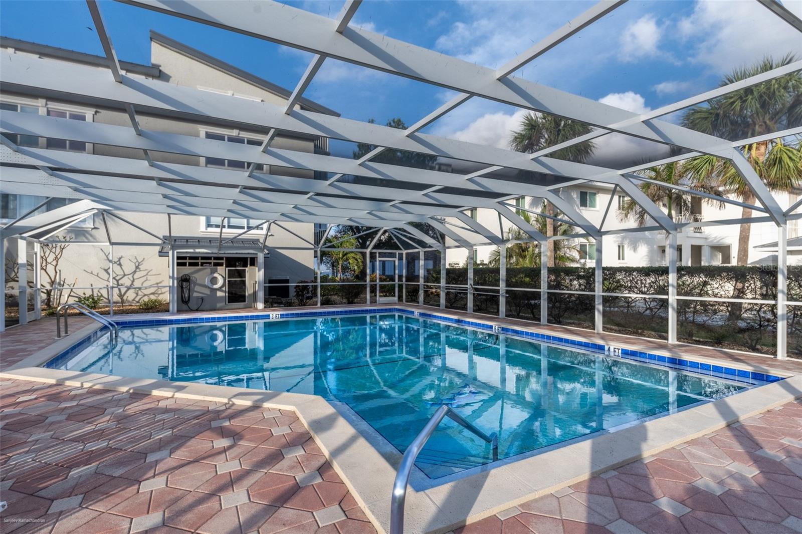 Image 4 of 82 For 1477 Park Beach Circle 33