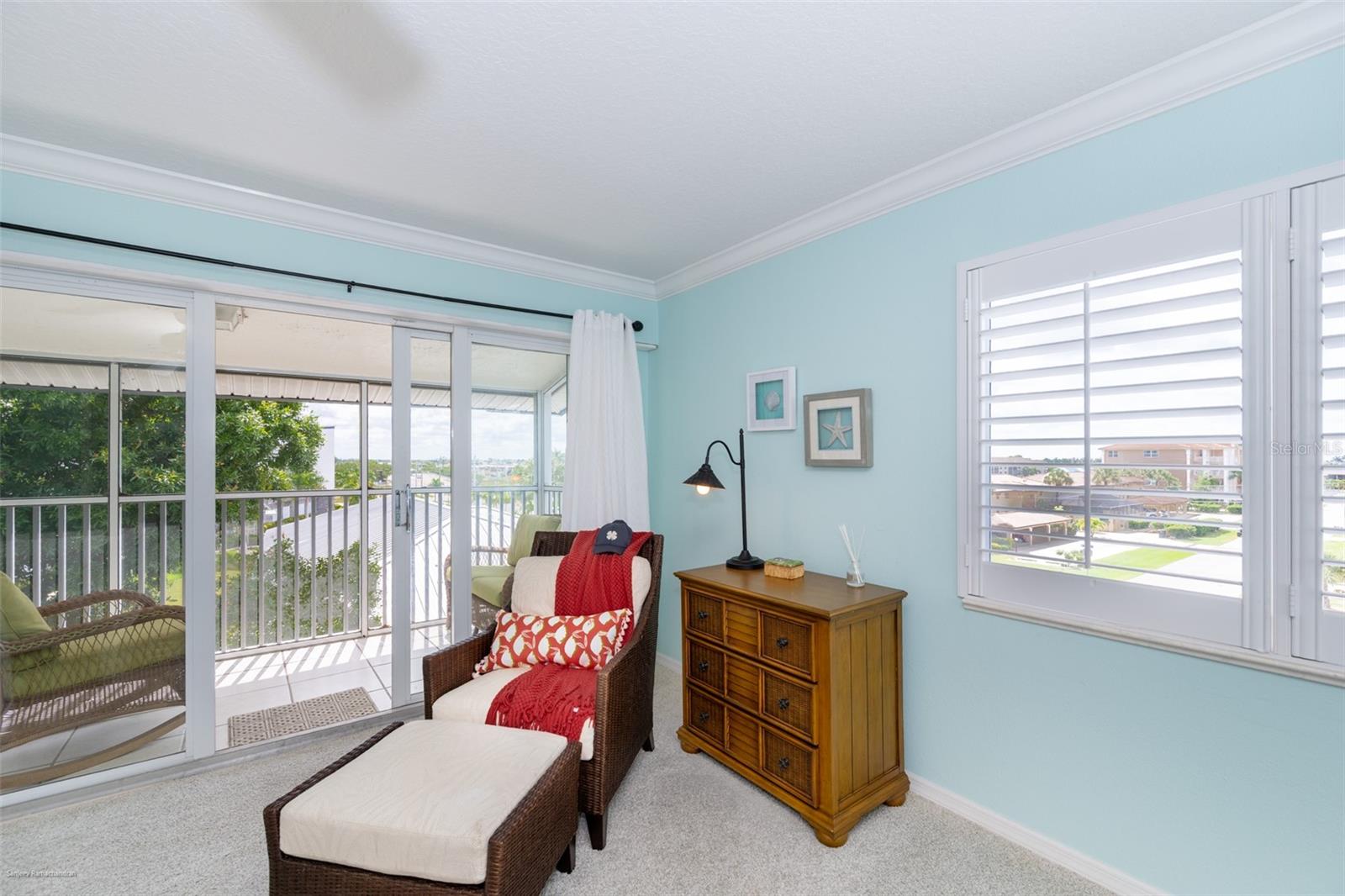 Image 41 of 82 For 1477 Park Beach Circle 33