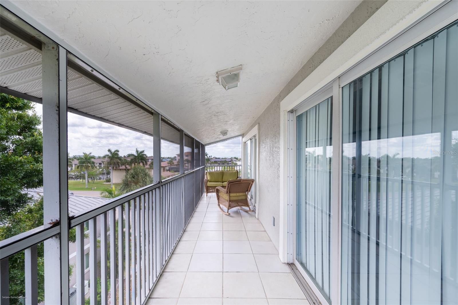 Image 45 of 82 For 1477 Park Beach Circle 33