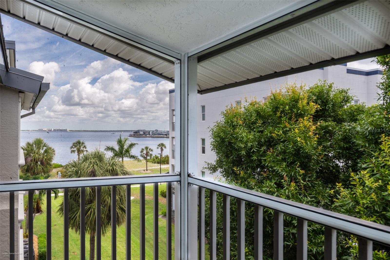 Image 49 of 82 For 1477 Park Beach Circle 33