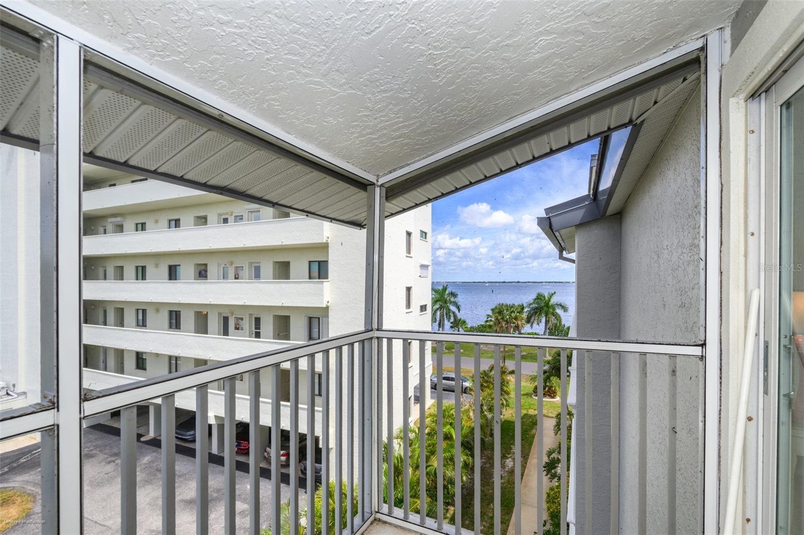 Image 72 of 82 For 1477 Park Beach Circle 33