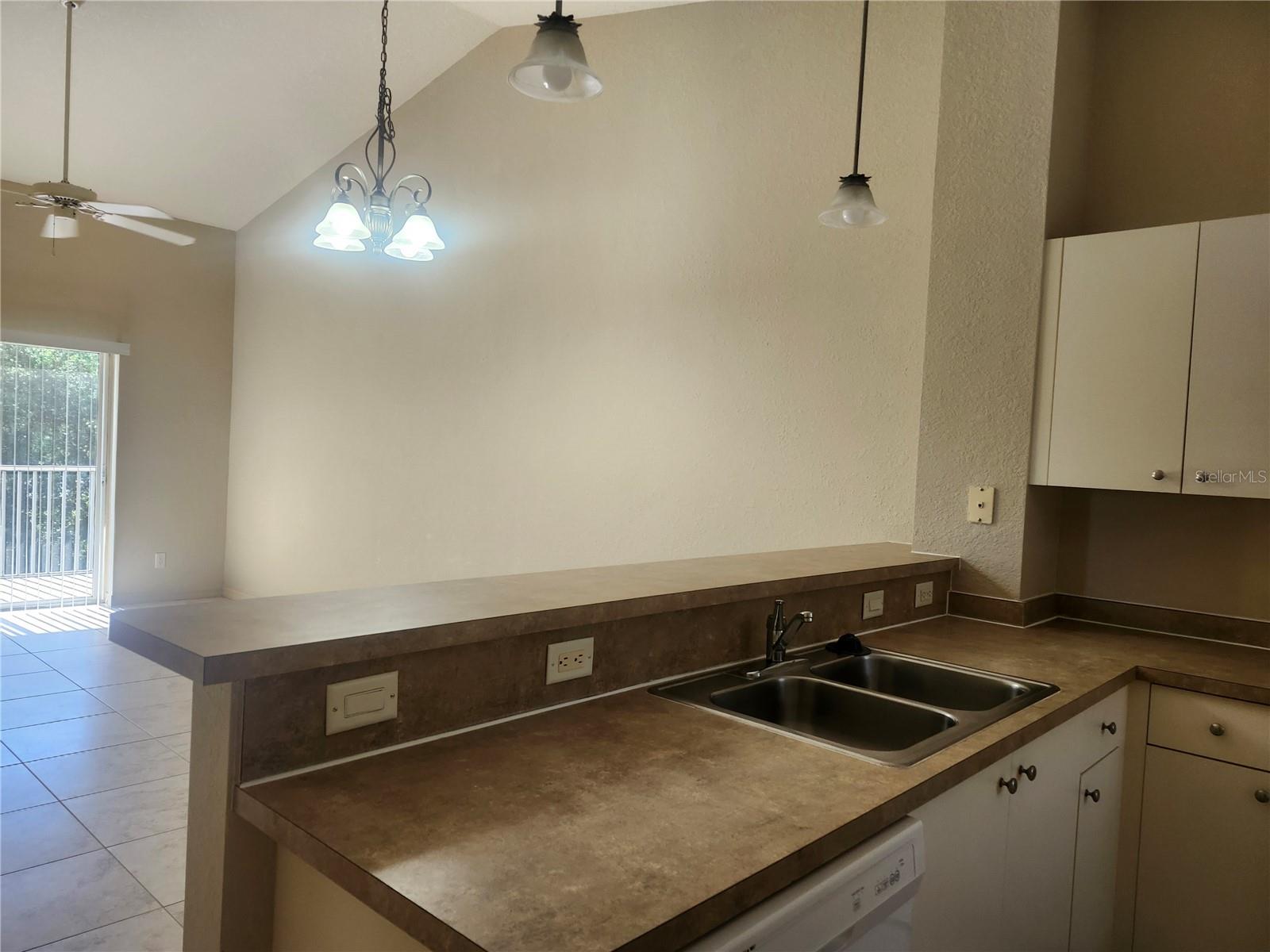 Image 2 of 18 For 1490 San Cristobal Avenue B1