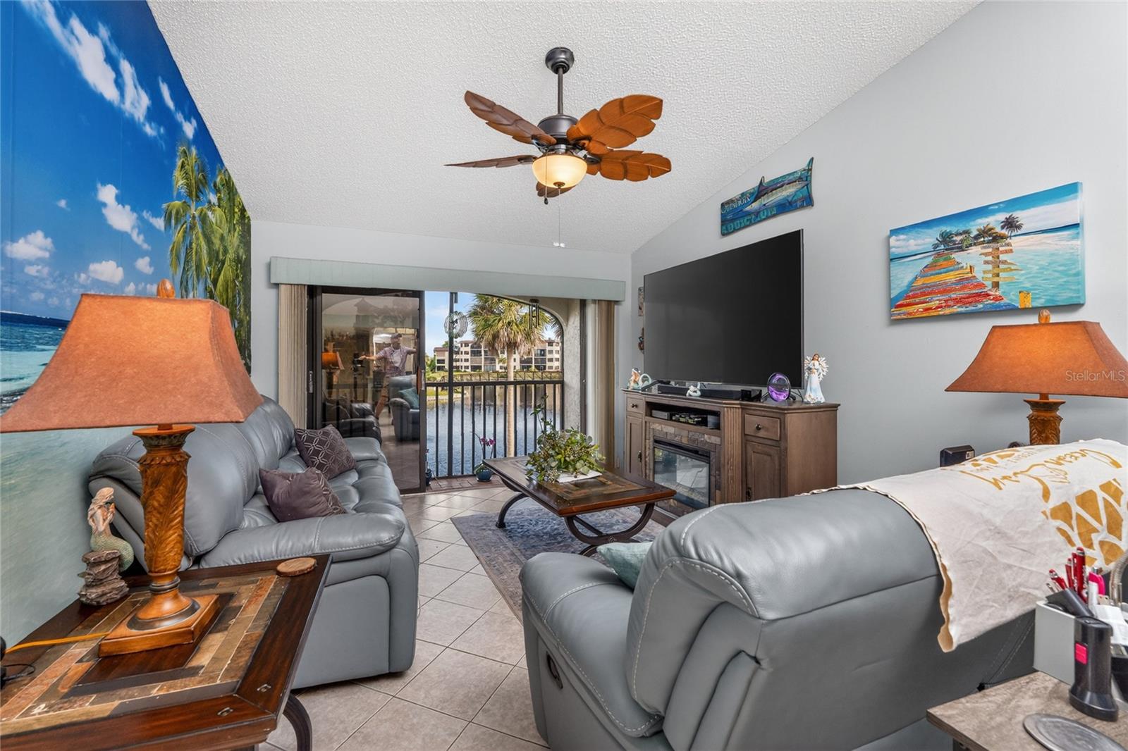 Image 13 of 87 For 23465 Harborview Road 1026
