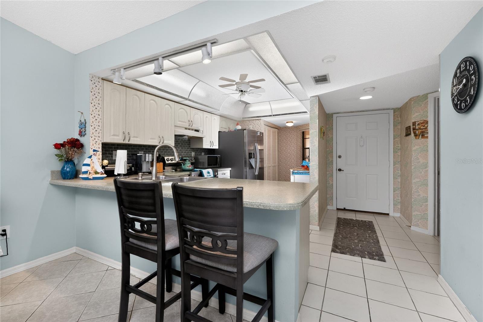 Image 17 of 87 For 23465 Harborview Road 1026