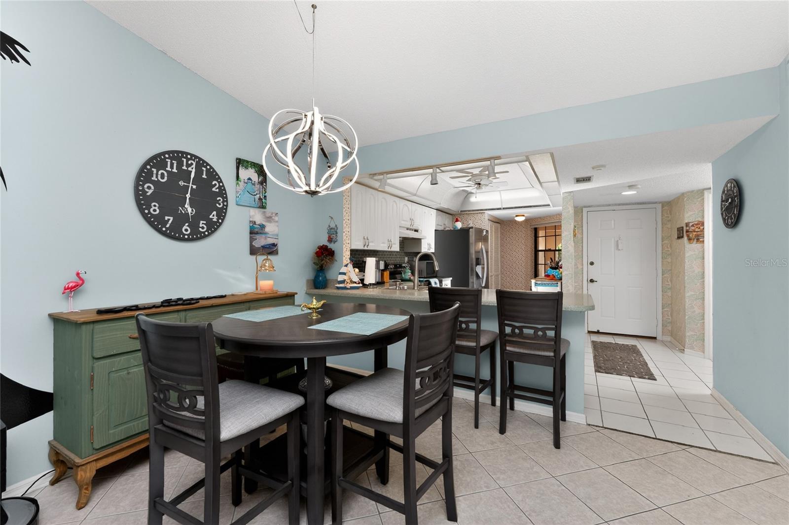 Image 18 of 87 For 23465 Harborview Road 1026