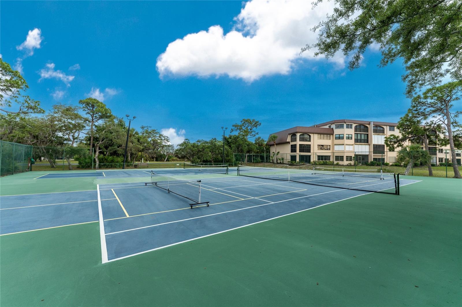Image 48 of 87 For 23465 Harborview Road 1026