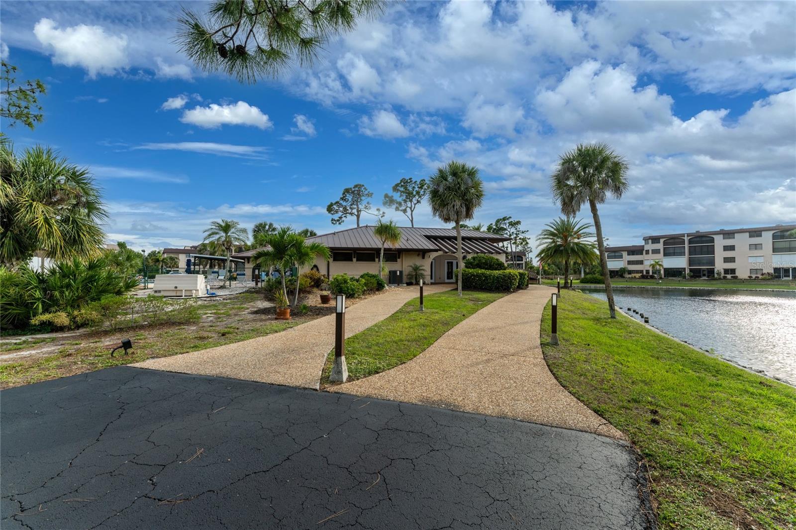 Image 61 of 87 For 23465 Harborview Road 1026