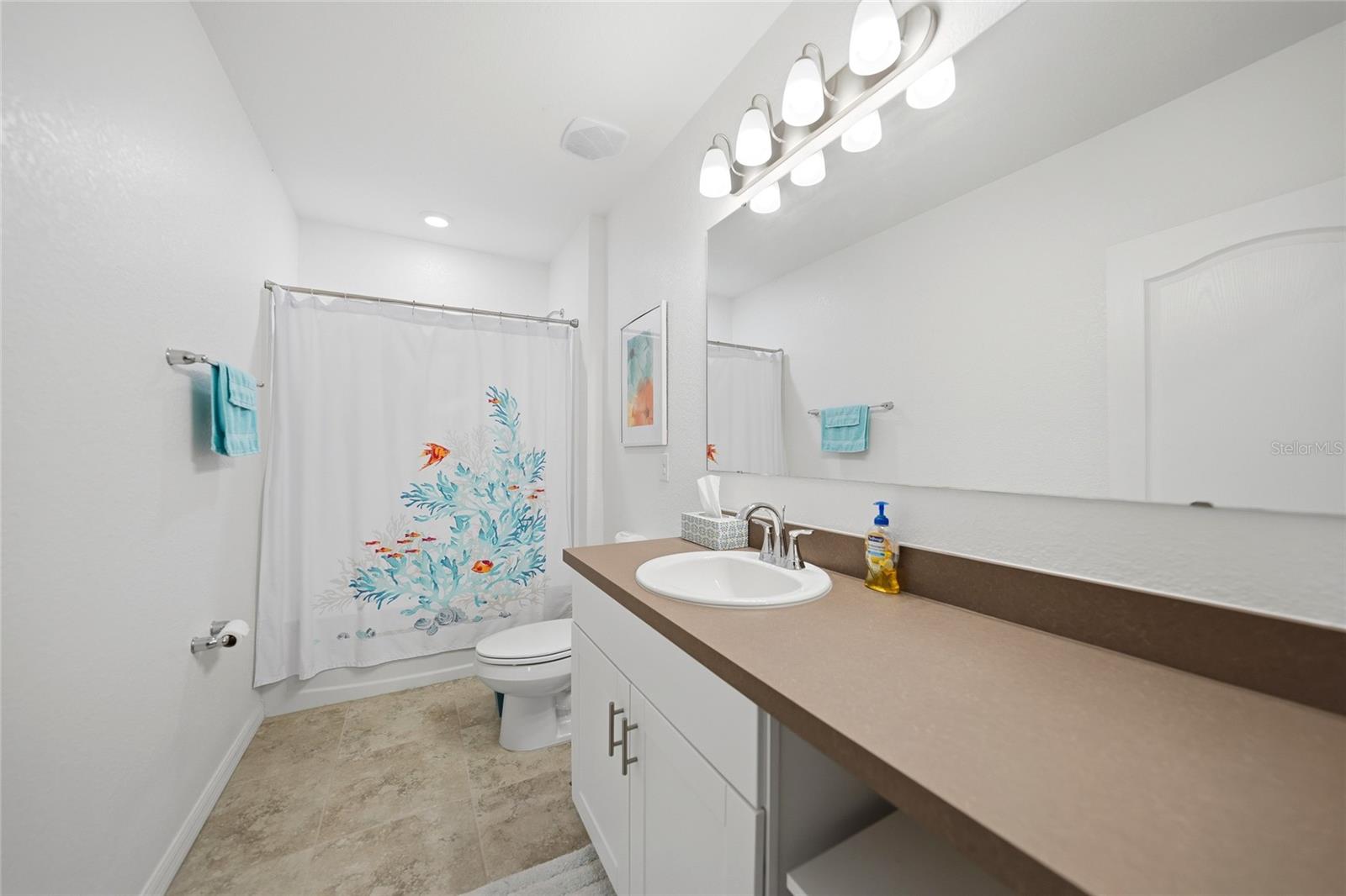 Image 17 of 31 For 25324 Aysen Drive