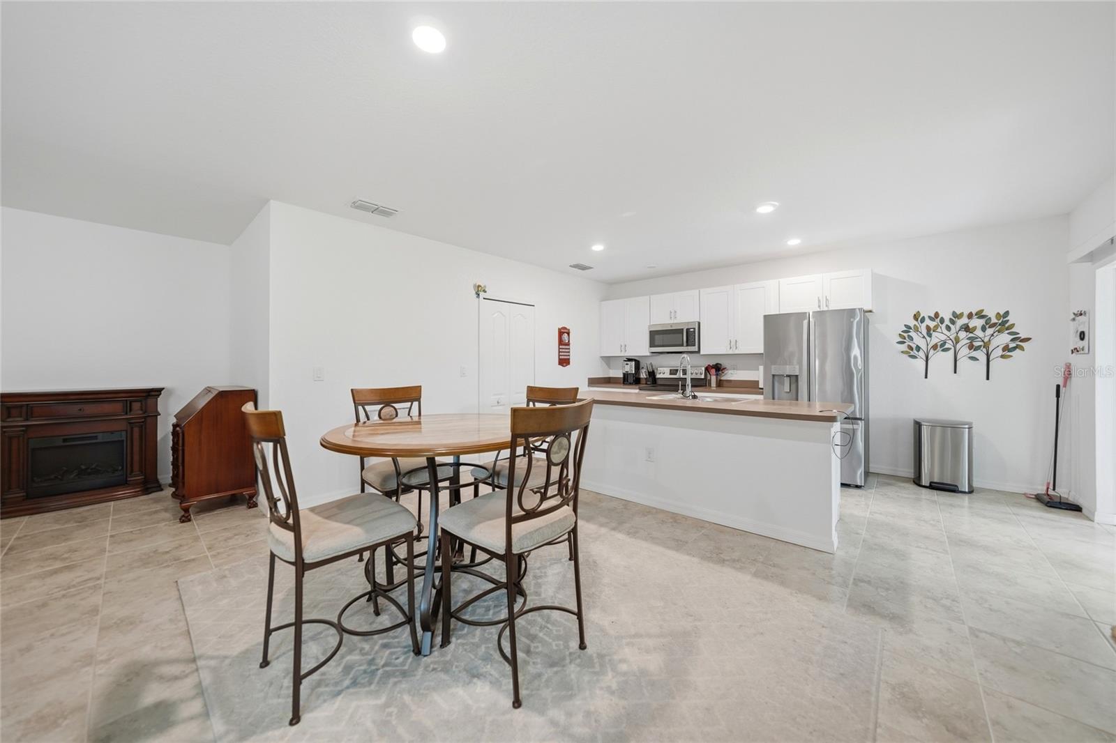 Image 5 of 31 For 25324 Aysen Drive
