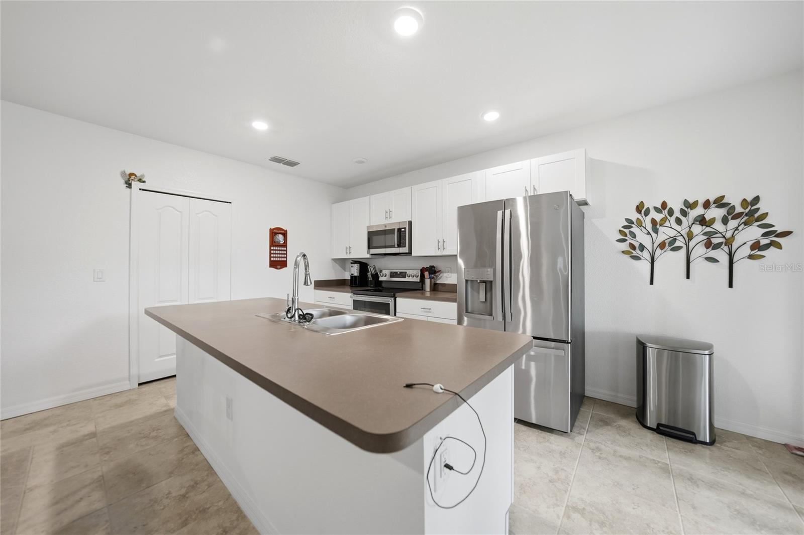 Image 7 of 31 For 25324 Aysen Drive
