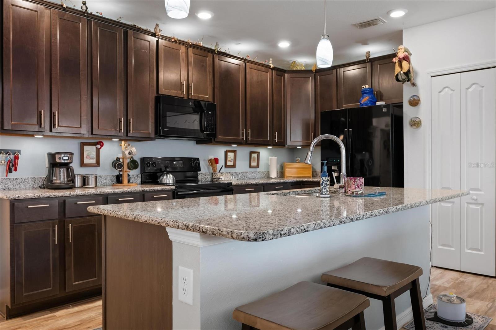 Image 10 of 44 For 25901 Aysen Drive