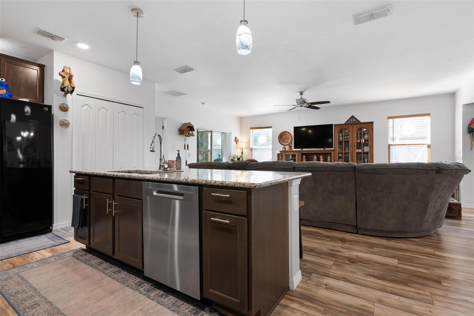 Image 11 of 44 For 25901 Aysen Drive