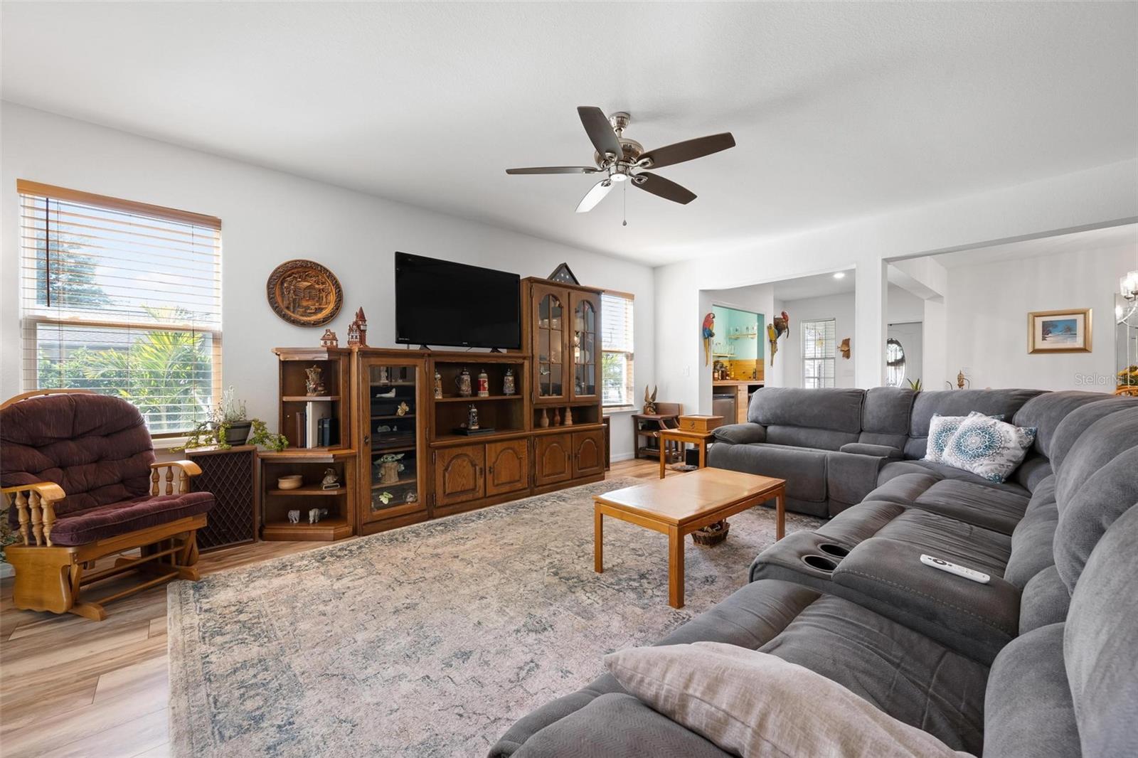 Image 14 of 44 For 25901 Aysen Drive