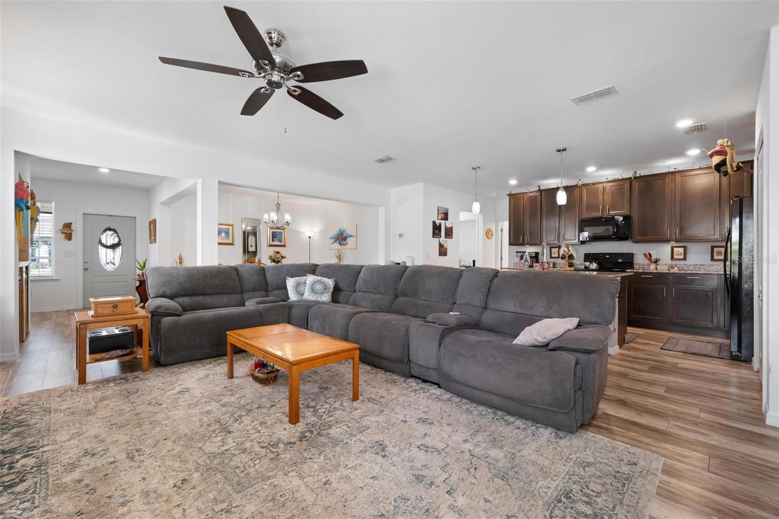 Image 15 of 44 For 25901 Aysen Drive