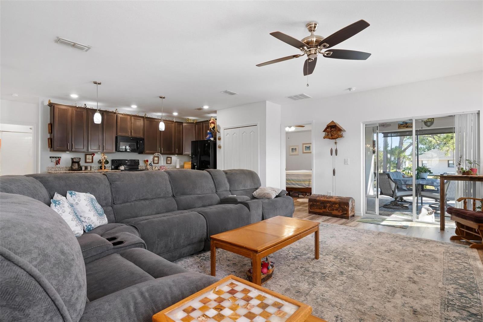 Image 16 of 44 For 25901 Aysen Drive