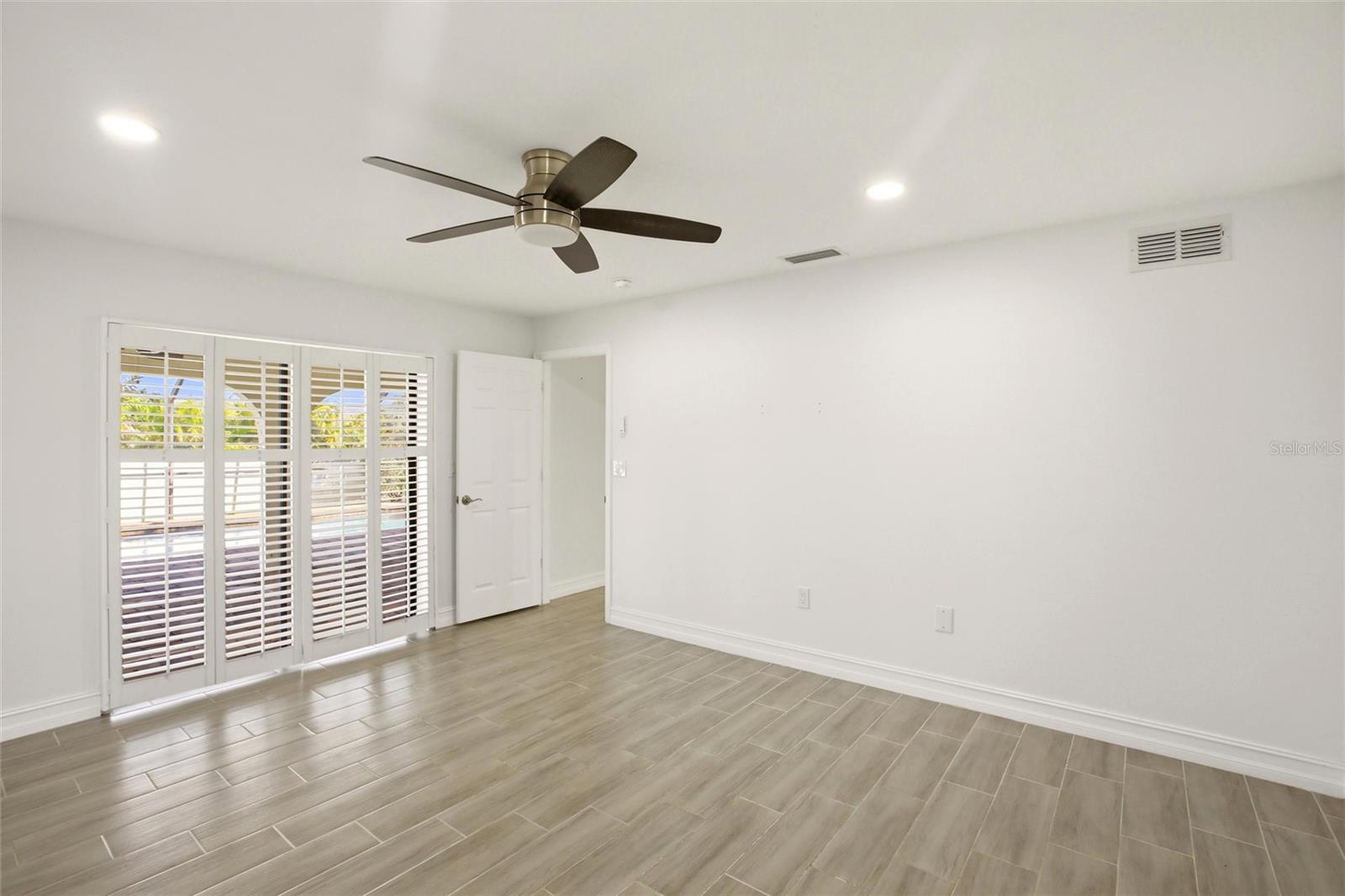 Image 18 of 73 For 176 Waterway Drive Nw
