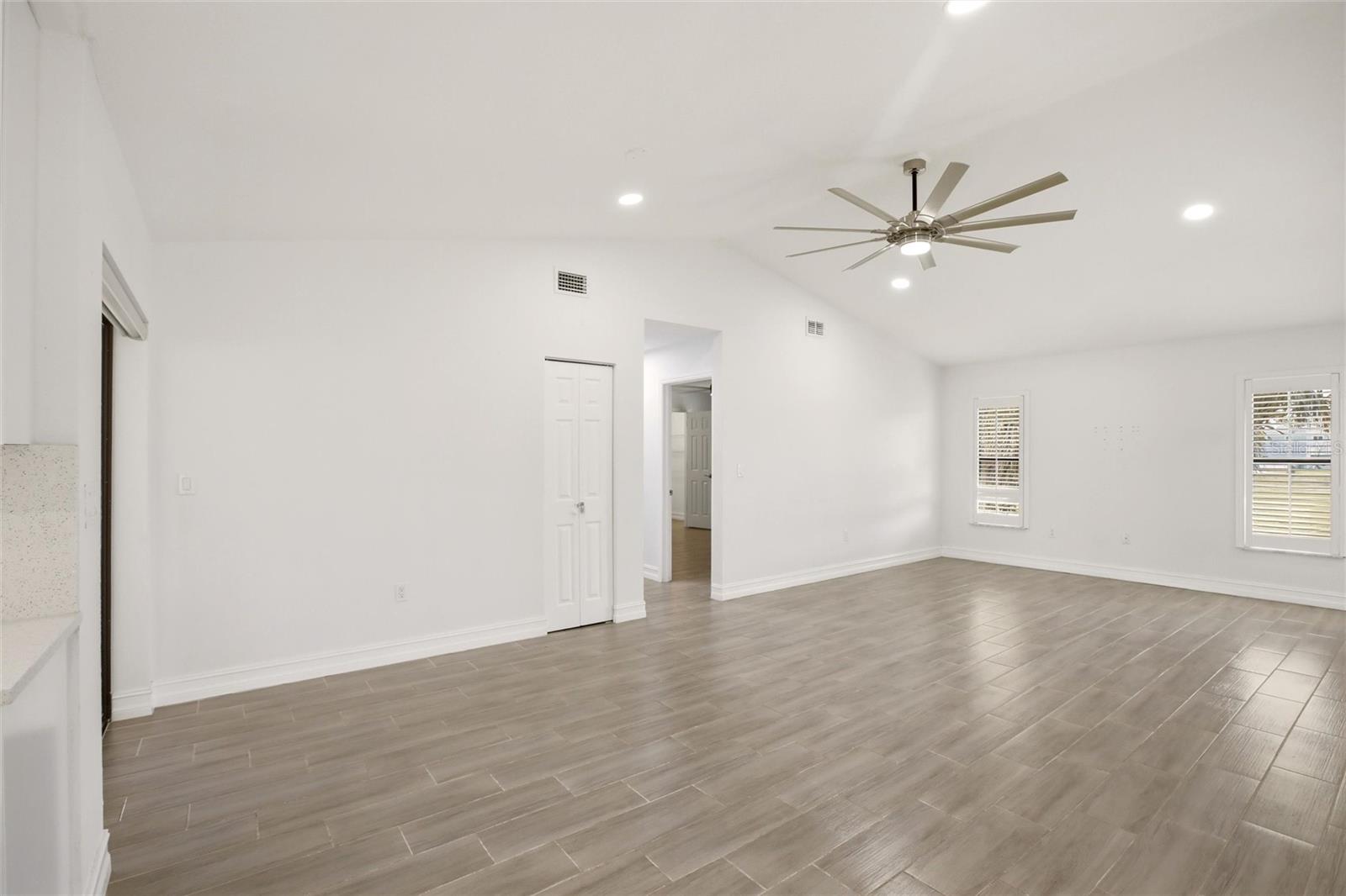 Image 9 of 73 For 176 Waterway Drive Nw
