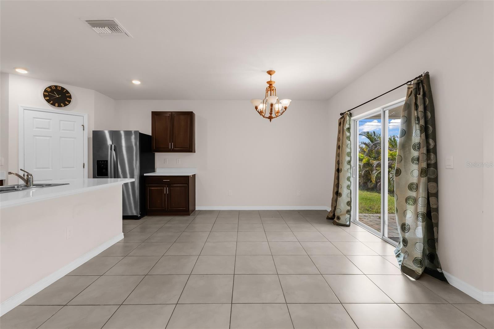 Image 11 of 41 For 26567 Deep Creek Boulevard