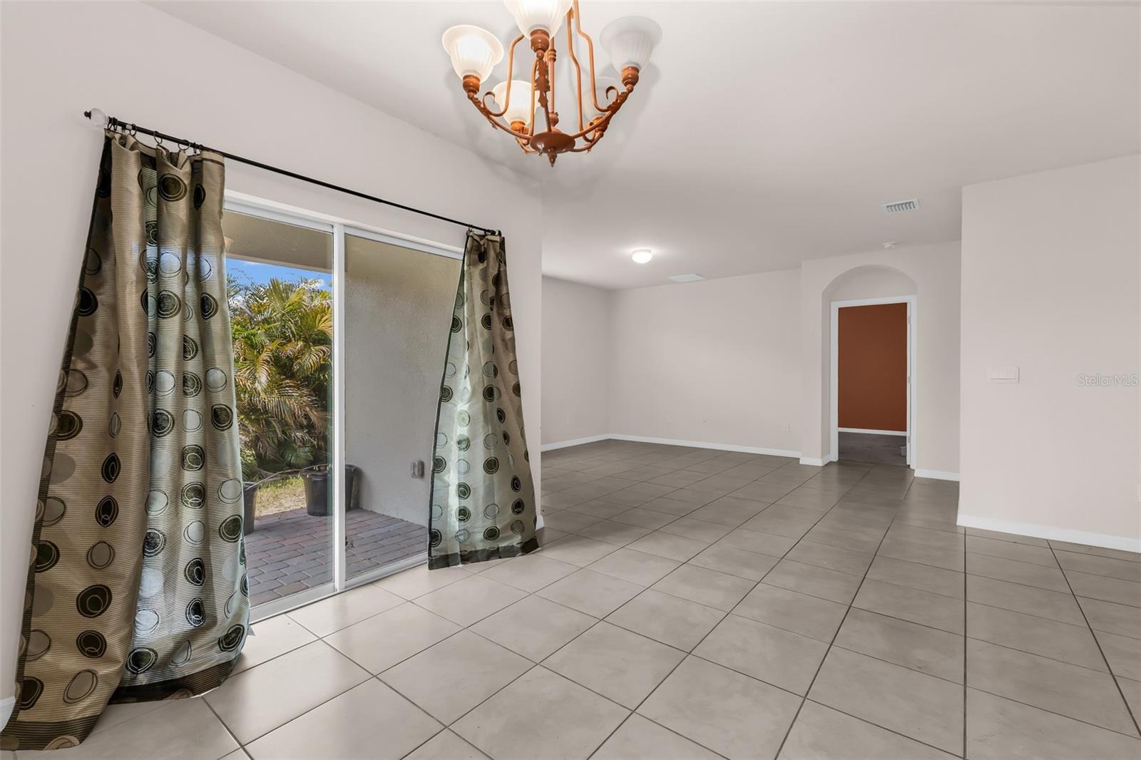 Image 13 of 41 For 26567 Deep Creek Boulevard