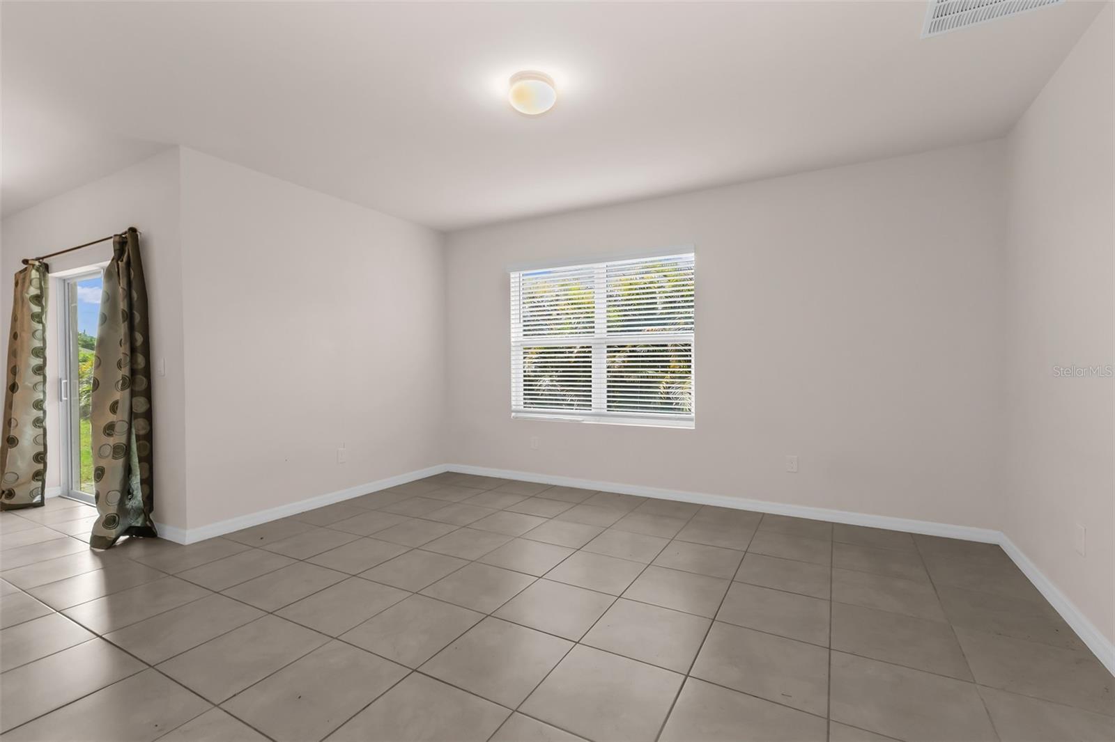 Image 15 of 41 For 26567 Deep Creek Boulevard