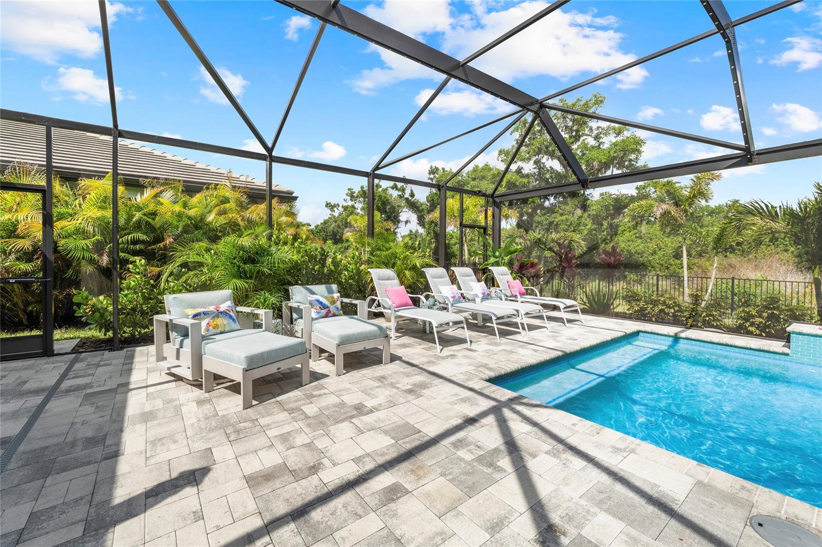 Image 18 of 59 For 5437 Silverside Pine Court