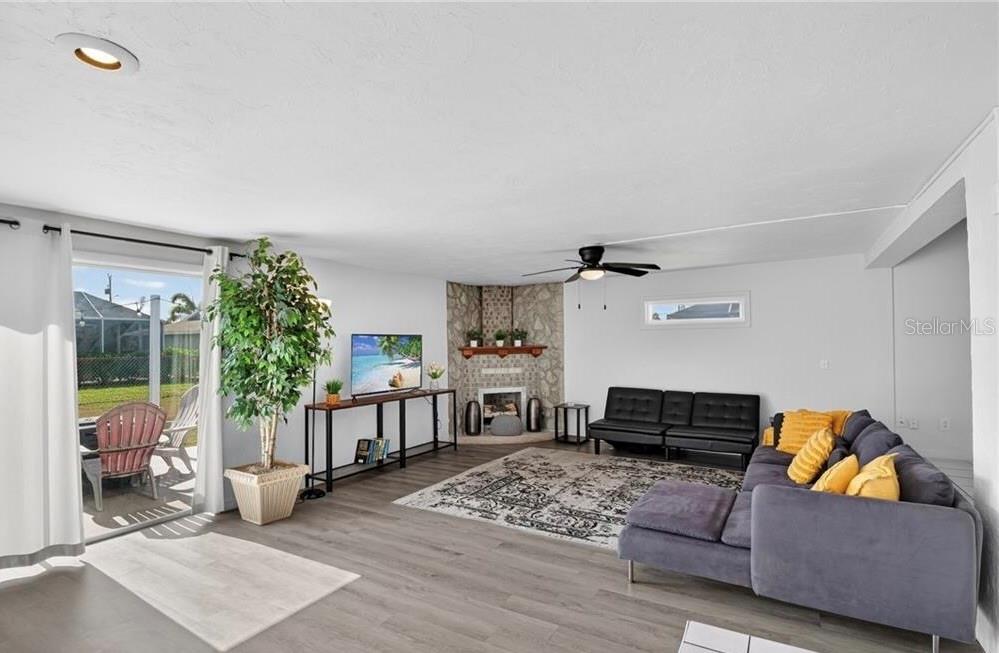 Image 11 of 58 For 918 35th Street