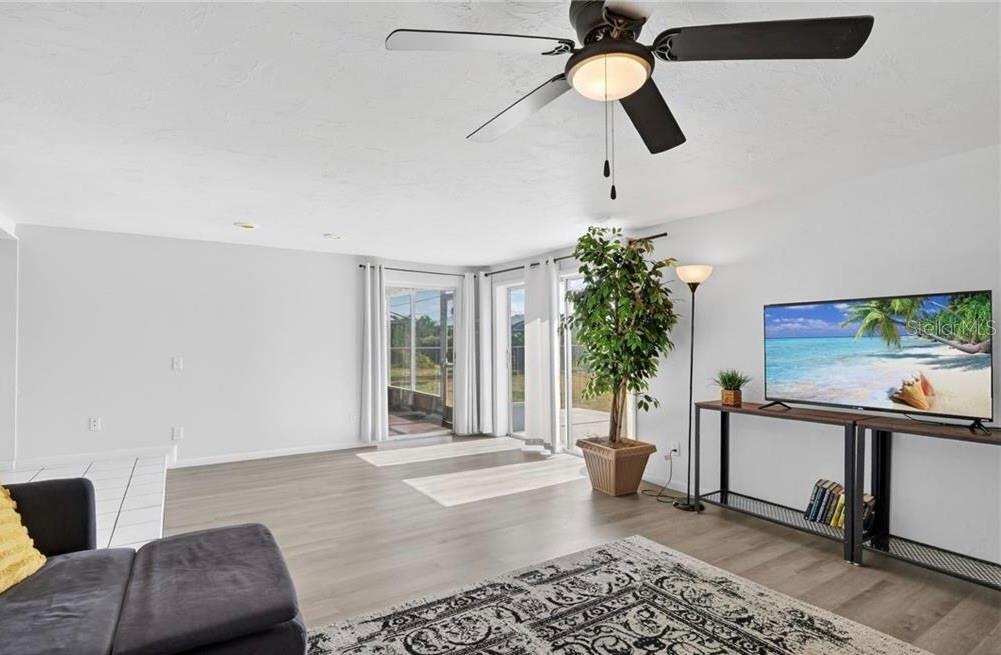 Image 13 of 58 For 918 35th Street