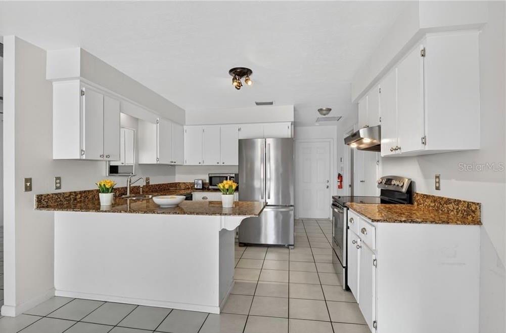 Image 19 of 58 For 918 35th Street