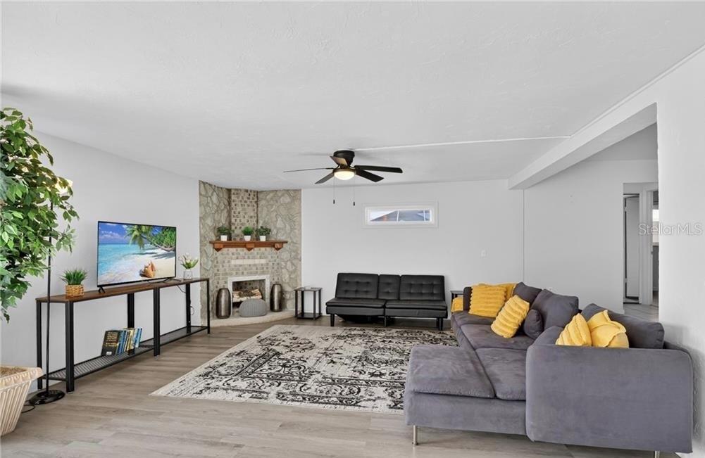 Image 2 of 58 For 918 35th Street