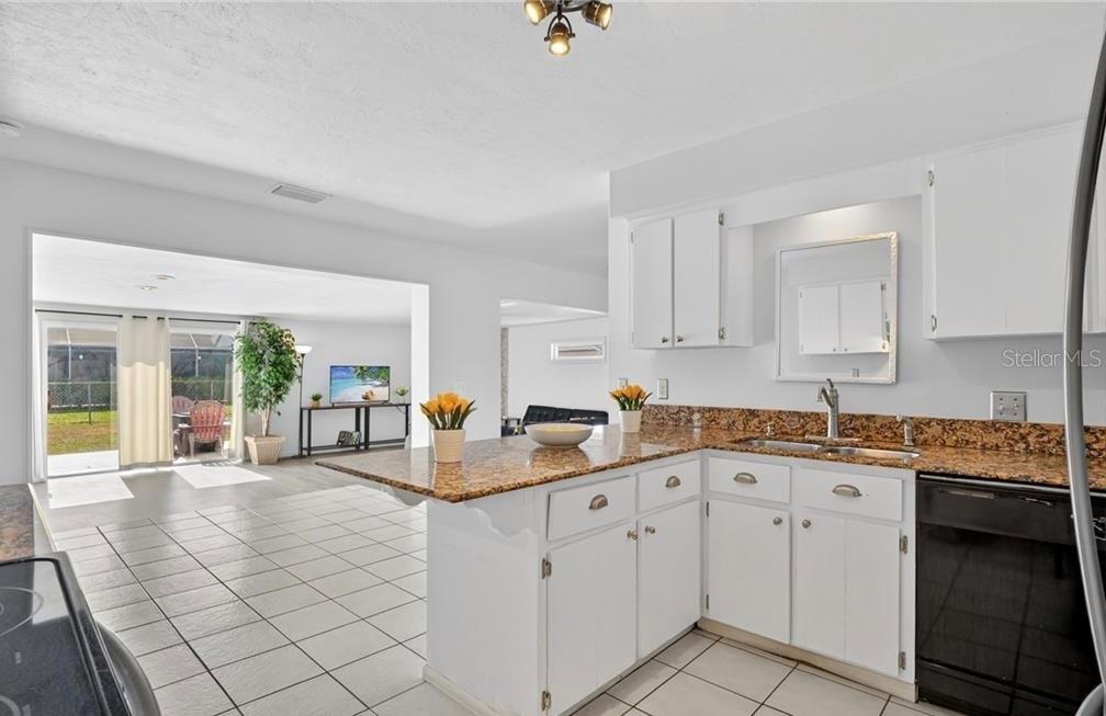 Image 22 of 58 For 918 35th Street